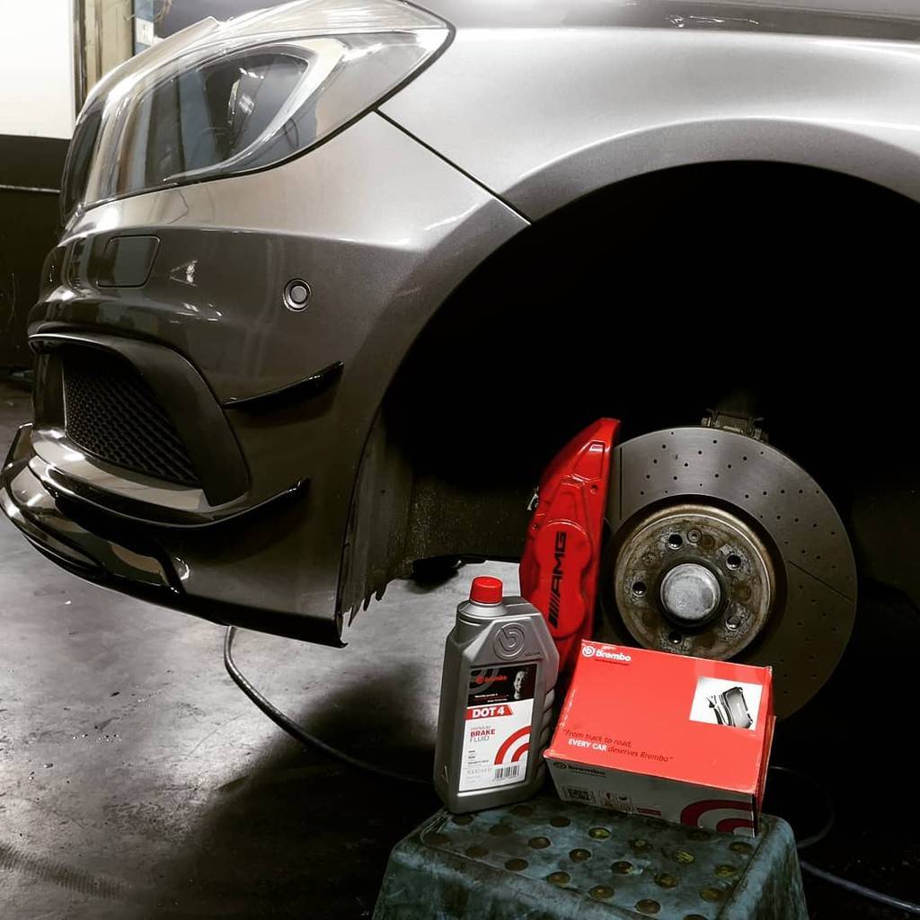 Brembo DOT 4 Premium Brake Fluid (1L)