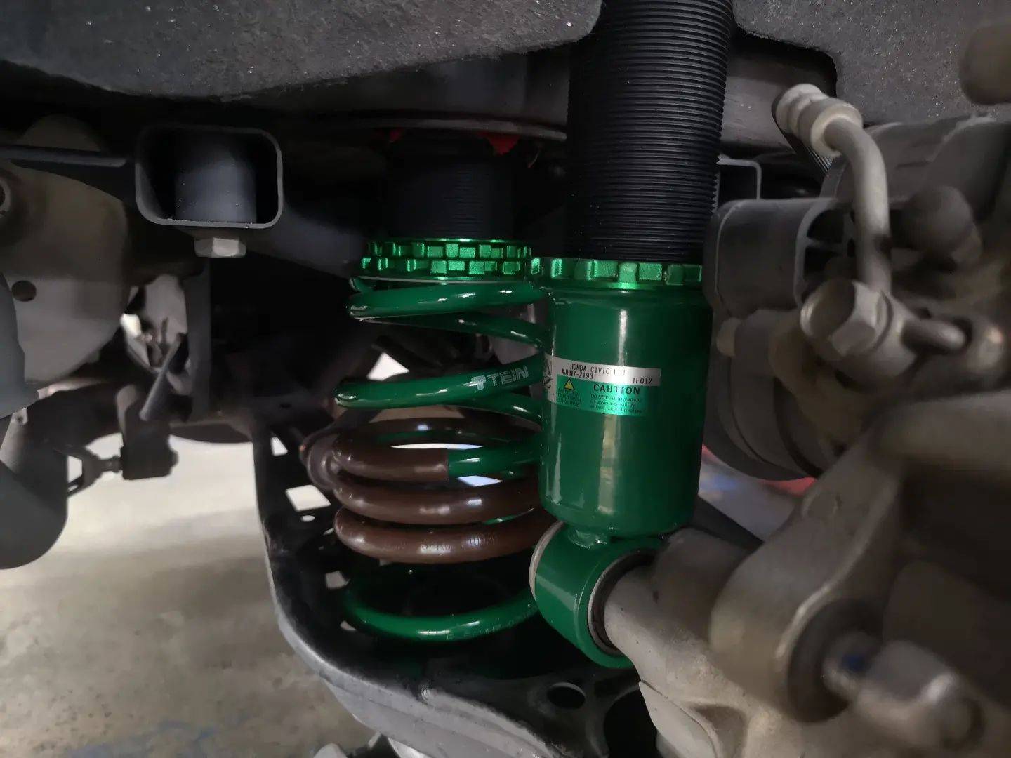 美品！★Tein FLEX Z DAMPER車高調★マツダ6・GJ2F・GJ5F TEIN テイン FLEX Z VSMB0-C1AS3 減衰力16段階車高調整式