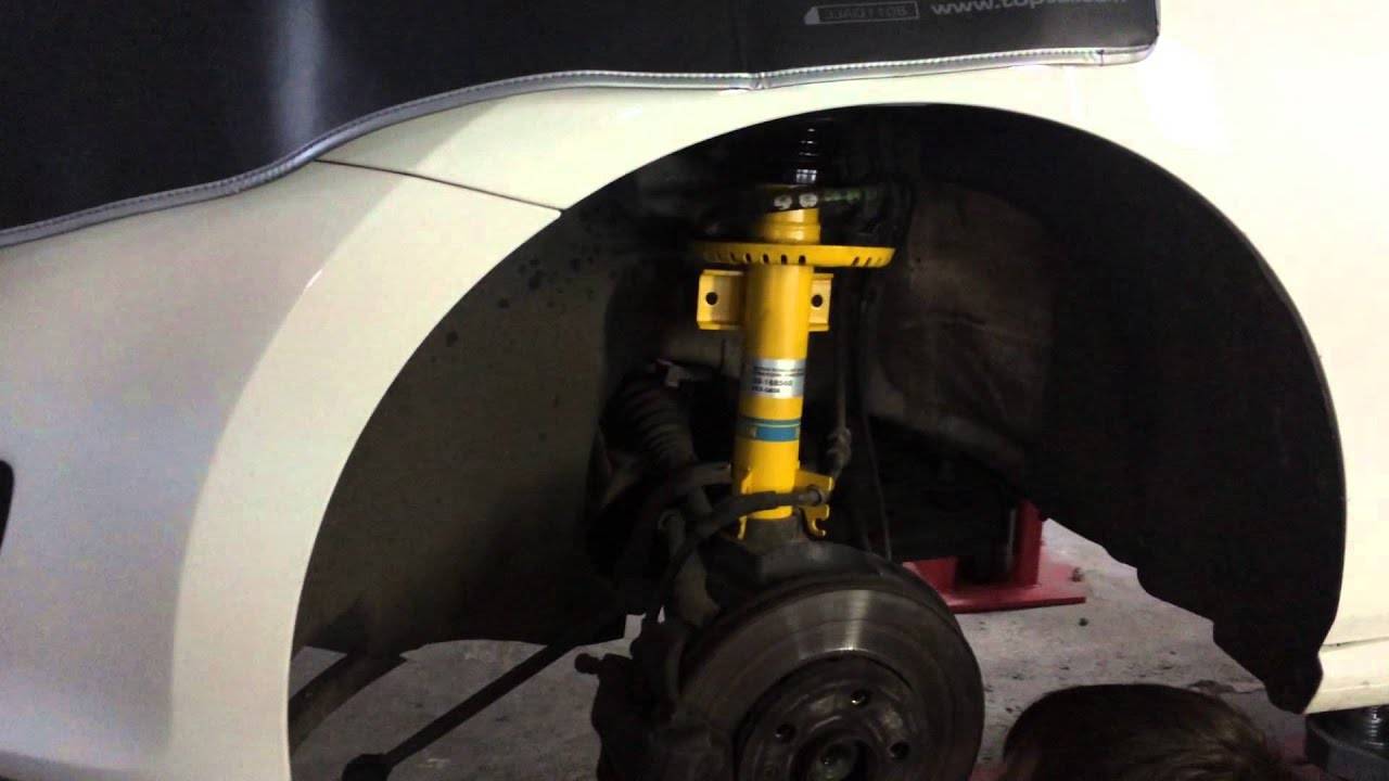 Bilstein B4 OE Replacement Porsche Macan w/o PASM Front Twintube Strut Assembly main image 0